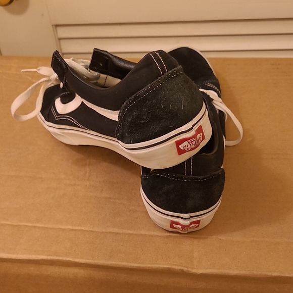 Vans Off The Wall Men's Black and White Low-Top Sneakers - Picture 6 of 7